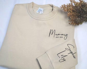 Mummy Sweatshirt with Name, Personalised Mom Est Date Printed Sweater, New Mummy Crewneck Jumpers, Birthday Gift for Momma, Mothers Day Gift