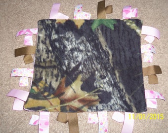 Homemade Camouflage/Pink a Fleece Ribbon Blanket