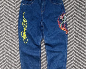 Vaqueros azules Ed Hardy Y2K sin usar, bordados con tatuajes, ajustados, talla 36 W (pequeño defecto en el trasero)