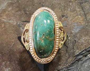 Anillo antiguo de turquesa, Tamaño 4,25, Oro rosa y verde de 10 quilates en 2 tonos, Piedra natural genuina, Años 20, Maravilloso estado.