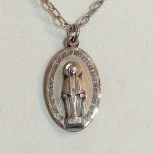 Miraculous Medal Religious Pendant, Vintage Sterling Silver, 16&quot; Chain, A+ Condition