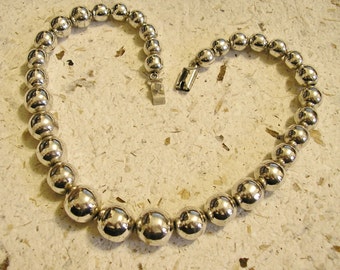 Benchmade Beads Necklace, Sterling Silver, 17.25 in. long, GRADUATED, Vintage Mexico 1980's