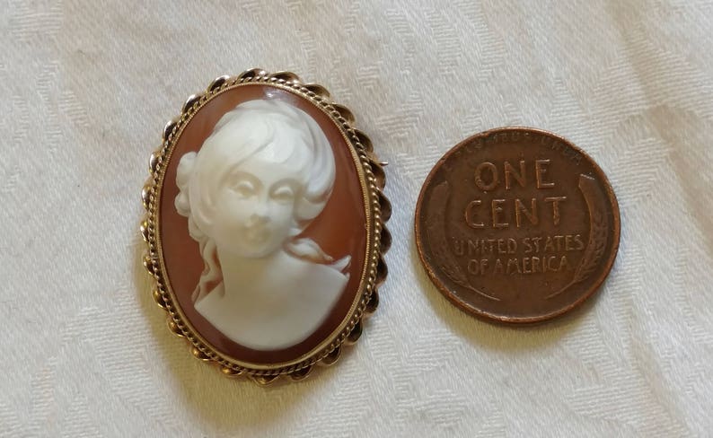 14k Gold Handmade Frame Italian Cameo Cameo Brooch Pendant Antique Carved Shell awesome condition