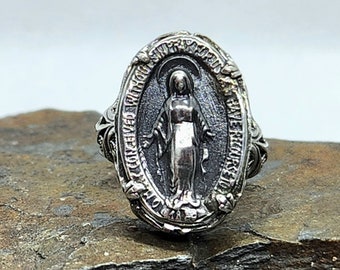 Miraculous Medal RING, Virgin Mary, Vintage Religious Medal, Sterling Silver, size 3.75, Holy Mother Mary Ring. Religion Faith Jewelry