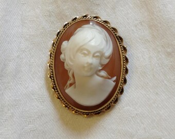 Cameo Brooch / Pendant, 14k Gold Handmade Frame, Antique Carved Shell, Italian Cameo, awesome condition