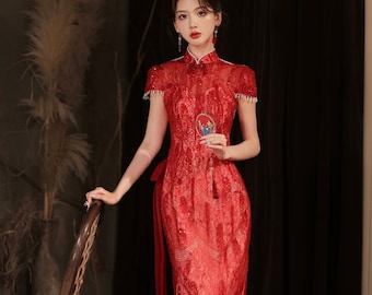 Qipao de renda vermelha personalizado | Vestido tradicional chinês para casamento e cerimônia do chá com costas abertas