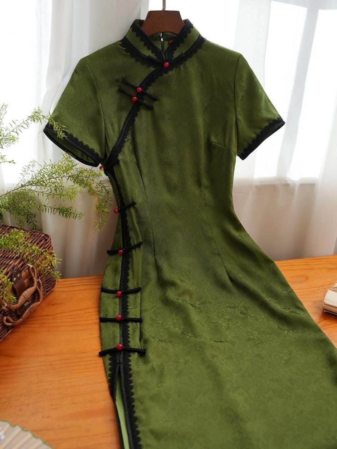 Green Qipao Cheongsam Dress: Long Modern Chinese Dress