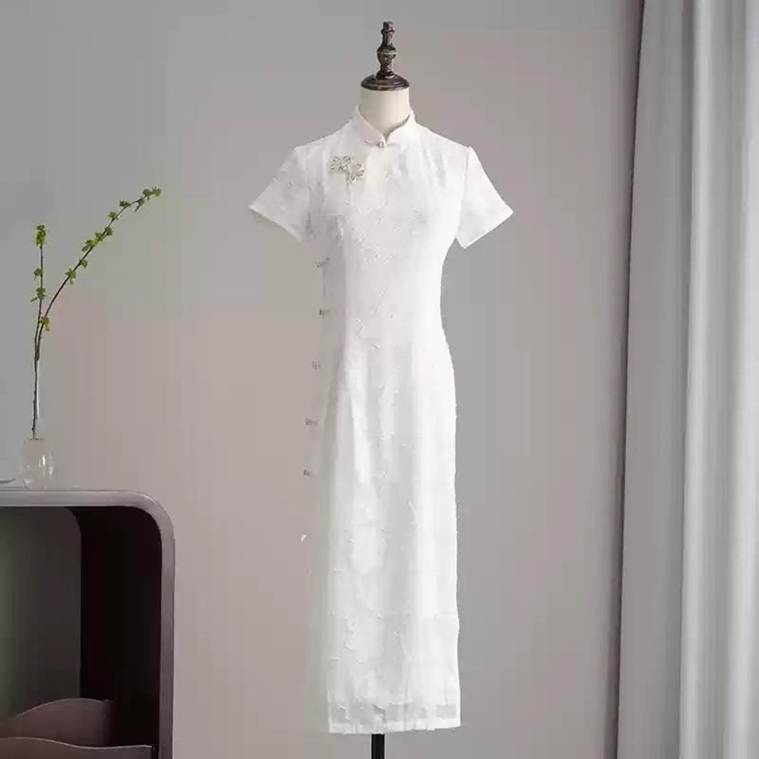 Vestido cheongsam blanco: Qipao chino para boda de compromiso