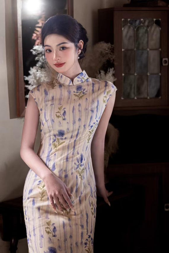 Hong Kong-style Cheongsam With Flower Pattern, Summer Chinese