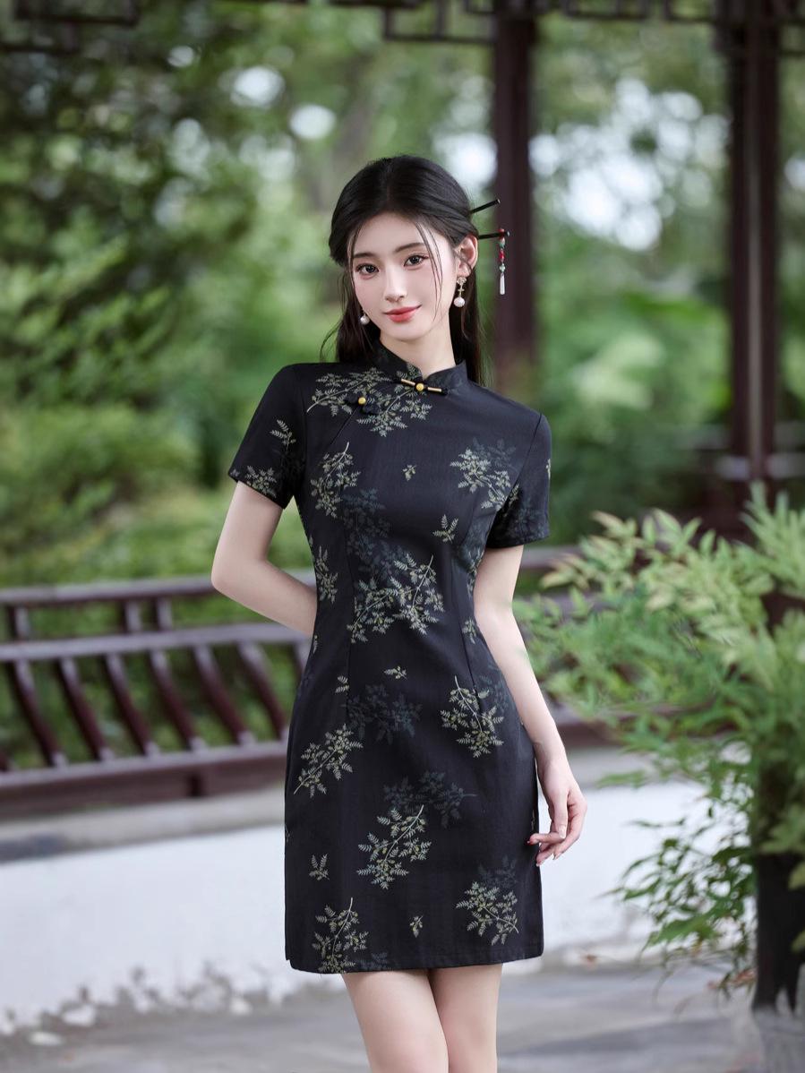 black qipao dress Womens Chinese Looking for a good quality modern Qipao or a traditional Chinese Cheongsam With different Qipao patterns Black Short Qi Pao: Modern