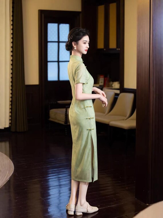Light Green Cheongsam Dress: Modern Qipao, Long Cocktail Gown Light Green Cheongsam Dress: Modern Qipao, Long Cocktail Gown