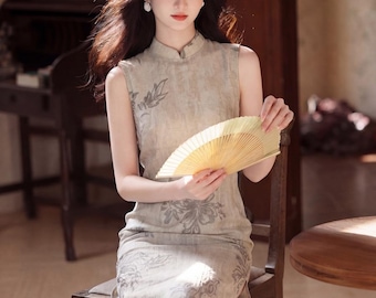 Qi Pao largo sin mangas con estampado floral en tinta: vestido de verano chino moderno con estampado de acuarela.