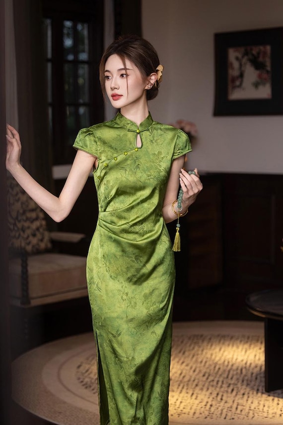frame green silk dress Slim Fit Qi Pao: Trendy Summer with Waist Definition light green silk dress