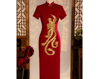 Elegante Qipao de Veludo Vermelho Vinho | Vestido de Noiva e Cerimônia do Chá com Estampa Phoenix
