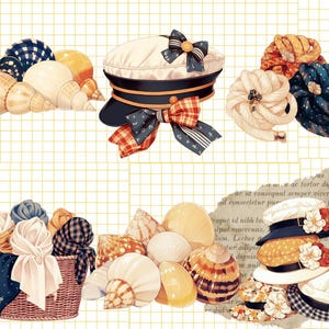 Pu&ograve; includere: Una collezione di conchiglie di varie forme e dimensioni, alcune di colore bianco, crema o giallo, e altre con un motivo a scacchi blu e bianco. Ci sono anche tre cappelli da marinaio con strisce blu e bianche, fiocchi rossi e bianchi e accenti di corda bianca.