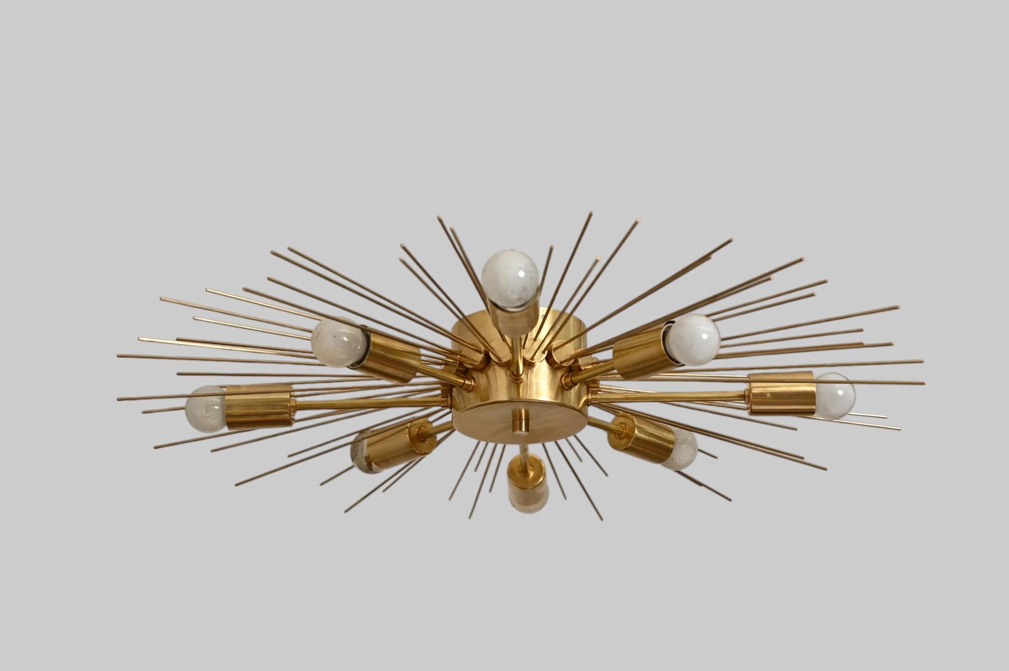 イタリア スプートニク 真鍮 シャンデリア アンティーク ミッドセンチュリー ミッドセンチュリー・スプートニク・シャンデリア：イタリア製スター