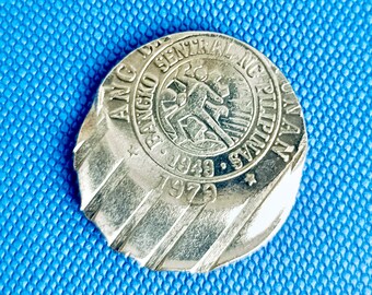 1979 Philippines 25C Peso Waffle Error Coin: Ang Bagong Lipunan Collectible