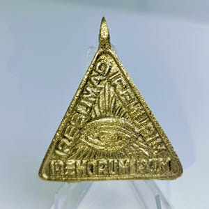 Brilliantes und glänzendes Iremurom Lucky Medallion Amulett von den Philippinen | Einzigartiger Schutzanhänger für Glück, Sicherheit & Wohlstand