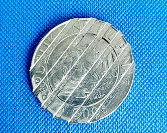 2003 Philippines 10 Pesos Waffled Error Coin: Rare Mint Defect