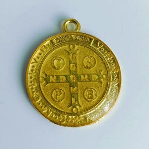 Benedikt Exorzismus Medaille und Schutzamulett | Seltener philippinischer Glücksbringer für Glück und Sicherheit | Silber