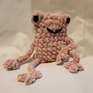 Leggy Frog Crochet PATTERN | Frog Crochet Pattern | Low Sew Crochet Amigurumi | Frog Pattern | English Crochet Pattern