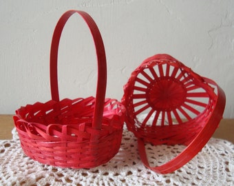 Vintage baskets, Mini wood red baskets, heart baskets, Valentine's Day party favor baskets, kids crafts supplies, decorative baskets