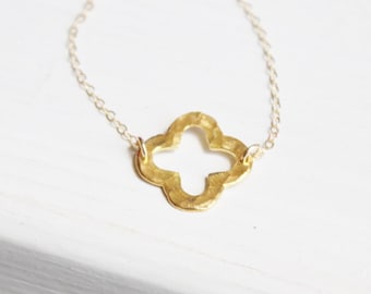 VB&Co. Pearl Quatrefoil Pendant Necklace main image 1
