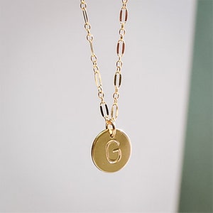 Collier personnalisé pour femmes, Collier en or, Collier dinitiales personnalisées, Cadeau pour maman, Collier à charme initial 1, 2, 3, Bijoux personnalisés image 5