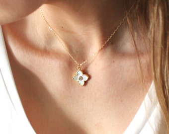 Clover Pendant Necklace, Gold Clover Necklace, Necklaces for Women, Dainty Necklace, Dainty Jewelry, Layer Necklace, Gifts for Her