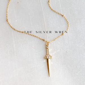 Halsband med hänge i guld, Halsband med svärd och hänge i guld, Guldhalsband, Halsband, Smycken, Halsband för kvinnor, Presenter till henne bild 4
