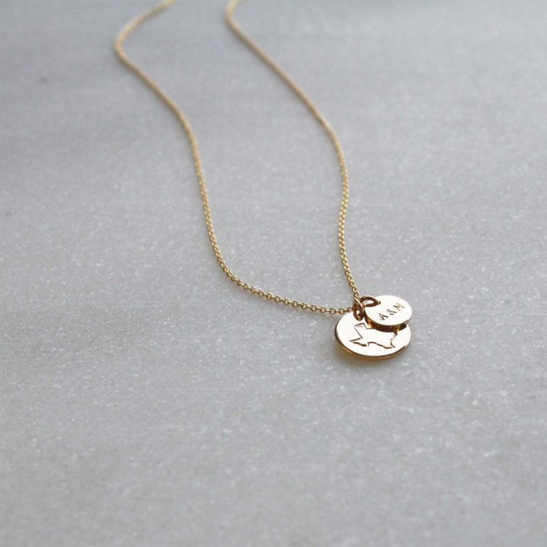 College ketting, College geschenken, afstudeercadeaus voor haar, zilver, roos, gouden ketting, gepersonaliseerde sieraden, afstudeercadeau, alumni cadeau afbeelding 1