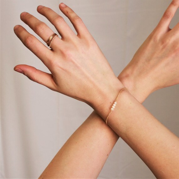 Pearl women's bracelets deals