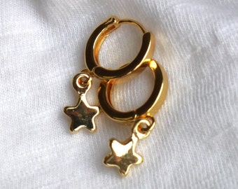 Gold Hoops mit Stern baumeln, Geschenke für Sie, Gold Huggie Hoop Ohrringe von The Silver Wren | Zierlicher Schmuck, als Geburtstagsgeschenk