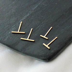 Gold Ohrringe, Gold Ohrstecker, kleine Gold Ohrringe, Gold Line Ohrringe, 14kt Gold Filled, Geschenke für Sie, Zierliche Ohrringe, Goldschmuck