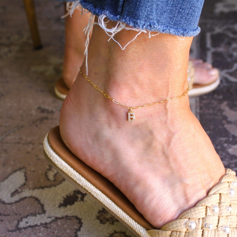 Mini paperclip chain anklet in 14kt gold filled with a personalized cz initial