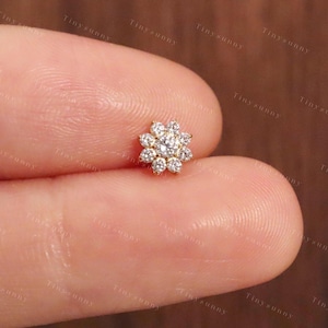20G/18G/16G Titanium Cz Flower Flat Back Earring • Cz Threadless Push Pin Labret • Cartilage Earring • Nose Stud • Tragus Conch Helix Stud