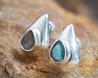 Geometric Hammered Drop Silver Stud Earring with teardrop labradorite Stones, made with sterling silver coated in 18K gold vermeil