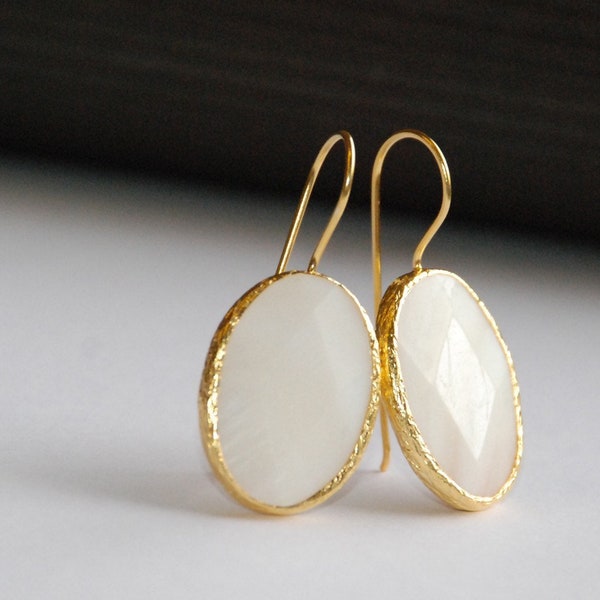 Mother Of Pearl Oval Earrings, faceted mother of pearl stones, mop earrings, dangling white earrings, white mother of pearls, white earrings