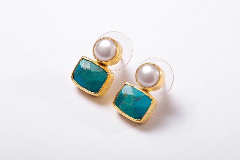 Boucles d'oreilles en forme de rectangles turquoise et perles en argent sterling 925 carats recouvert d'or 18 carats, boucles d'oreilles en turquoise et perles, clous turquoise image 10