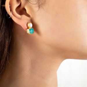 Boucles d'oreilles en forme de rectangles turquoise et perles en argent sterling 925 carats recouvert d'or 18 carats, boucles d'oreilles en turquoise et perles, clous turquoise image 4