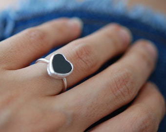 Black Heart Ring, made with an onyx stone and 925K sterling silver