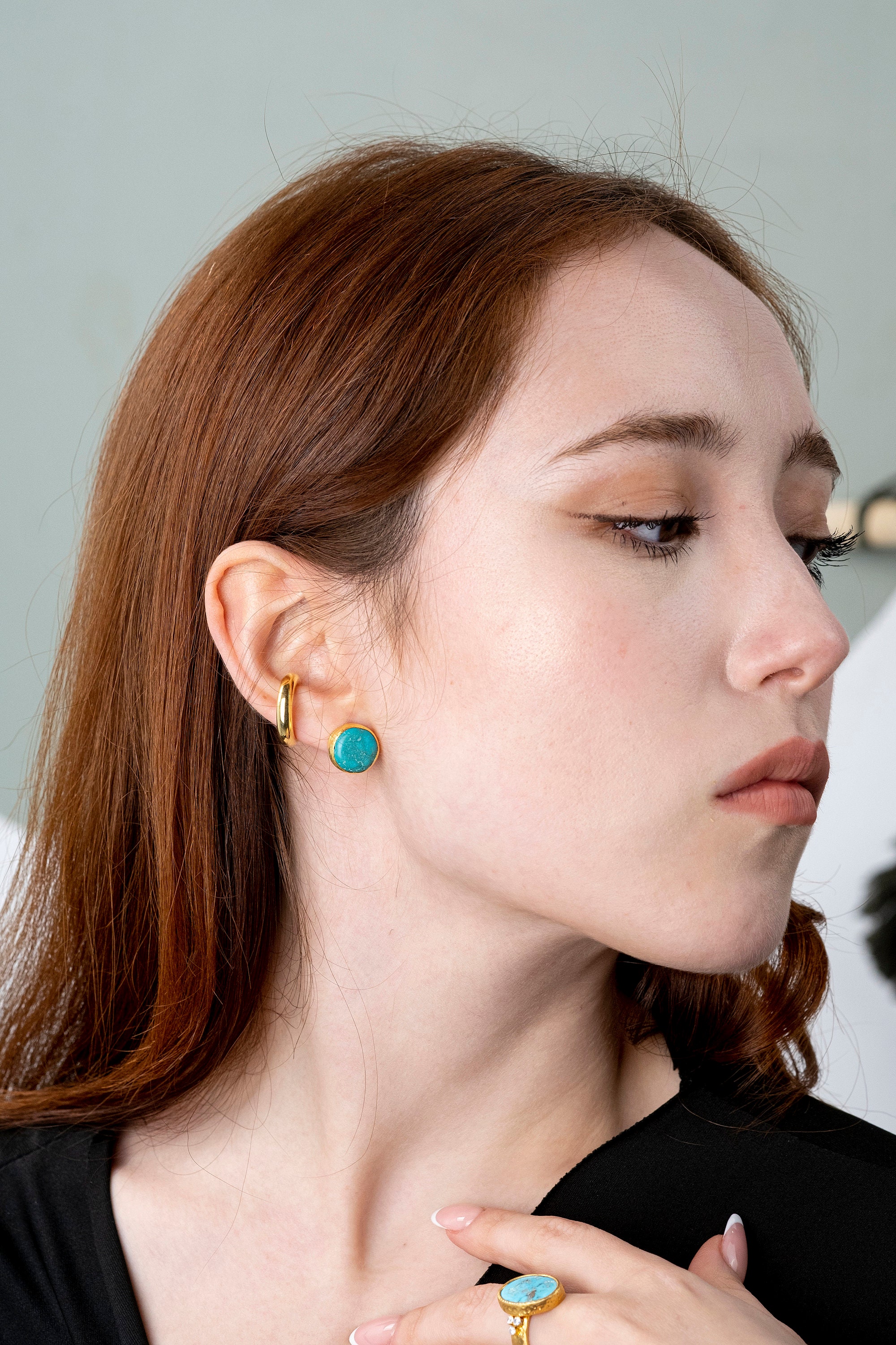 Boucles D'oreilles Fait Main - Plaque Gravée Rose Bronze Et Perle Turquoise - Dormeuses