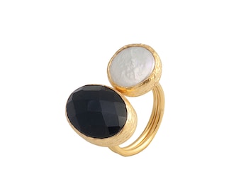 Gold Coated Silver Ring With Faceted Oval Onyx Stone and a Pearl, black onyx ring, black and white two stone ring, gemstone statement ring