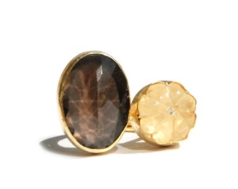 Smoky Quartz and Citrine Stone Ring Carved as Flower with a white topaz in the middle