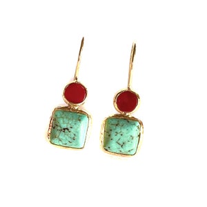 Boucles d'oreilles corail et turquoise en argent sterling recouvert d'or 18 carats, petites pierres précieuses naturelles délicates carrées de corail rouge turquoise image 5