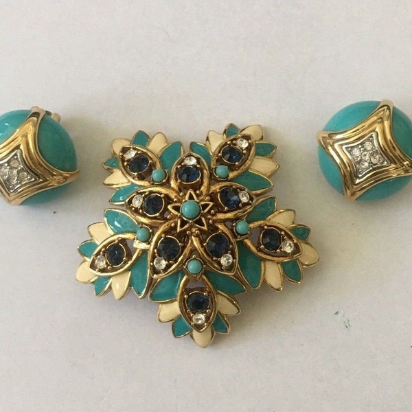 Lovely Joan Rivers Blue Cream Enamel Crystal Flower Pin Earrings Lot