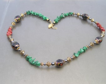 Pretty Gemstone Agate Malachite Nugget chip & Art glass necklace