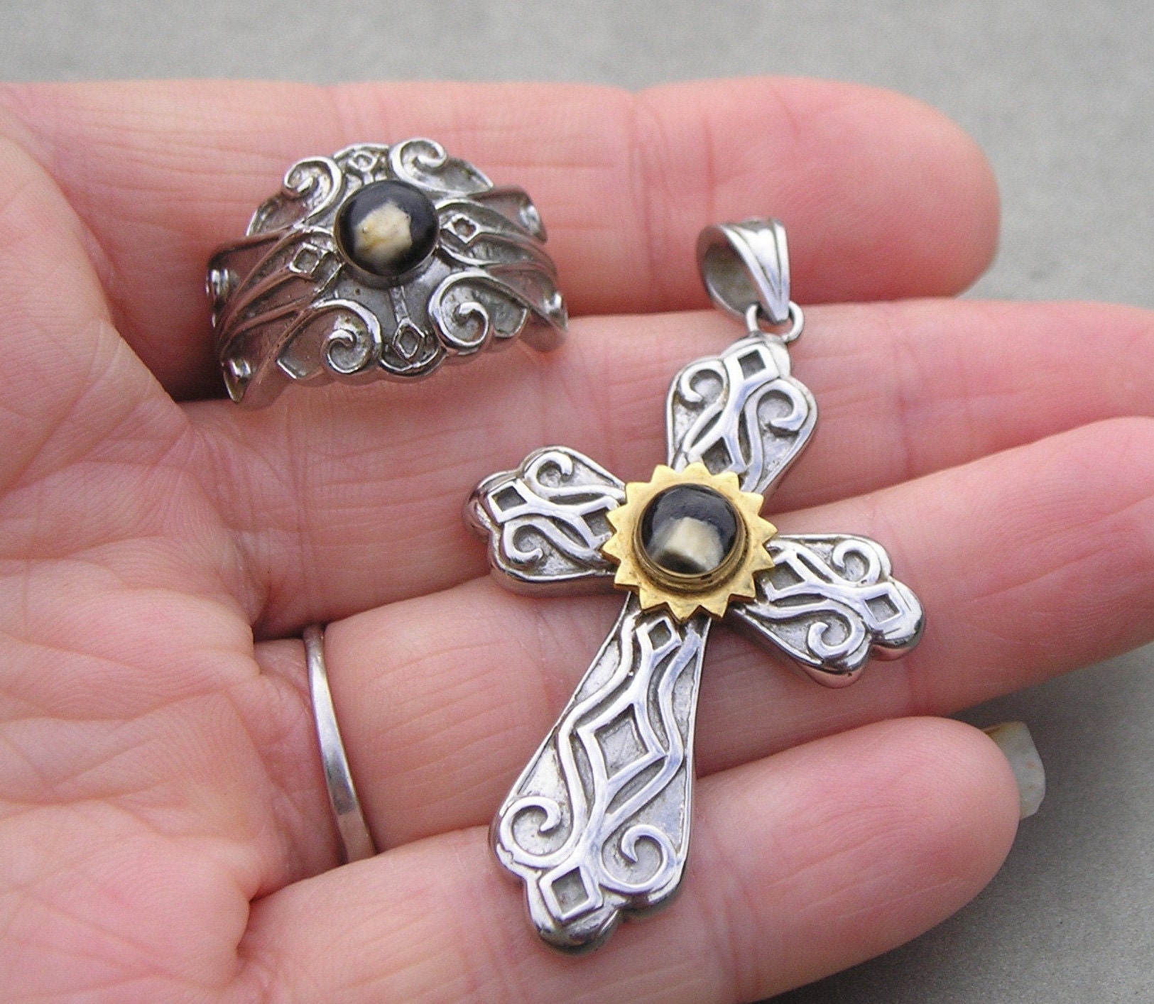 Michael Anthony MA Stainless Steel Nativity Stone Ring Cross