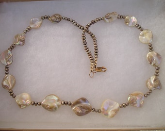 Vintage Lovely Gold Filled Shell & Genuine Seed Pearl Necklace