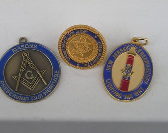 Vintage Freemasonry Masons New Jersey Grand Lodge Lighting the Way Preserving our Heritage medal pin lot